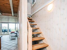 Riveting Holiday Home in Hemmet near Sea