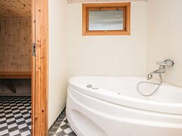 Riveting Holiday Home in Hemmet near Sea