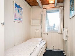 Riveting Holiday Home in Hemmet near Sea