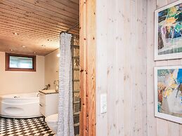 Riveting Holiday Home in Hemmet near Sea