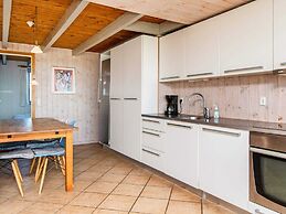 Riveting Holiday Home in Hemmet near Sea