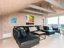 Riveting Holiday Home in Hemmet near Sea