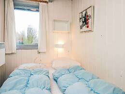 Riveting Holiday Home in Hemmet near Sea