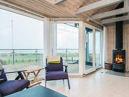 Riveting Holiday Home in Hemmet near Sea