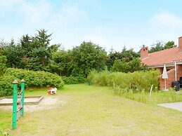 6 Person Holiday Home in Blavand