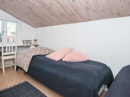 6 Person Holiday Home in Hemmet