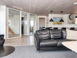 12 Person Holiday Home in Harboore-by Traum