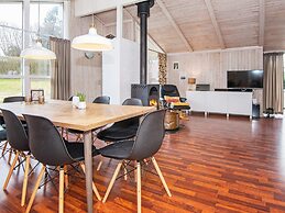 8 Person Holiday Home in Hejls