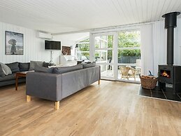 Modern Holiday Home With Large Terrace in Fanø