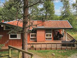 10 Person Holiday Home in Vaeggerlose