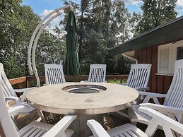 10 Person Holiday Home in Vaeggerlose