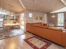 10 Person Holiday Home in Vaeggerlose