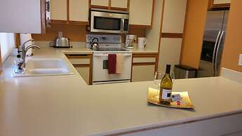 Best Value in Palm Springs for 4 Persons City License146,17751,17753,1