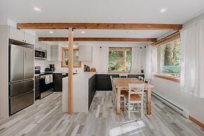 Snowline Cabin #48 - A Classic Family Cabin With an Outdoor Hot Tub!