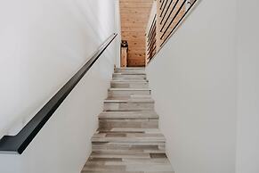 Snowline Cabin #48 - A Classic Family Cabin With an Outdoor Hot Tub!