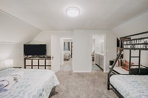 Snowline Cabin #49 - A Newly Remodeled Cabin Perfect for Your Family R