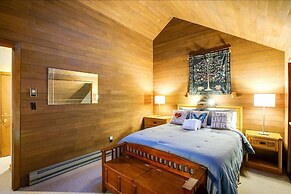 Snowater Condo 59 - A Great Family Condo With a Cabin Feel