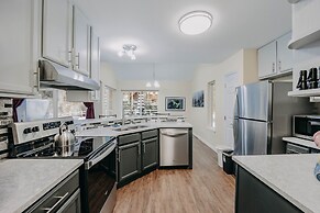 62sl - Hot Tub - Wifi - Fireplace - Pets Ok