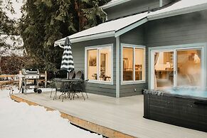 62sl - Hot Tub - Wifi - Fireplace - Pets Ok