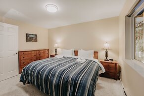 62sl - Hot Tub - Wifi - Fireplace - Pets Ok