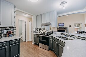 62sl - Hot Tub - Wifi - Fireplace - Pets Ok