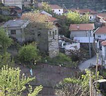 Comfortable Rural Cottage in Ancient Village in the Douro Region