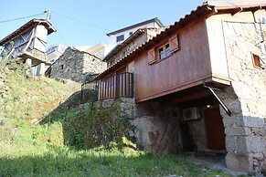 Comfortable Rural Cottage in Ancient Village in the Douro Region
