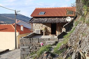 Comfortable Rural Cottage in Ancient Village in the Douro Region