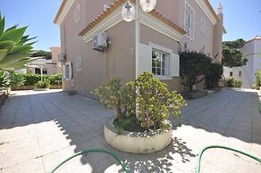 Old Vilage Area Walking Distance to all Amenities