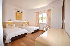 Old Vilage Area Walking Distance to all Amenities