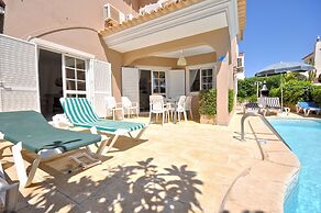 Old Vilage Area Walking Distance to all Amenities