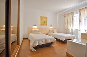 Old Vilage Area Walking Distance to all Amenities