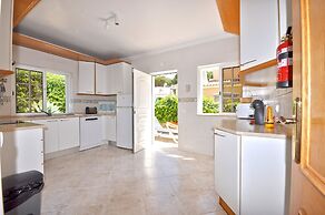 Old Vilage Area Walking Distance to all Amenities