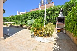Old Vilage Area Walking Distance to all Amenities