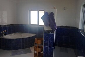 Siku Moja Villa - Beautiful Beach Family Villa