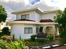 Siku Moja Villa - Beautiful Beach Family Villa