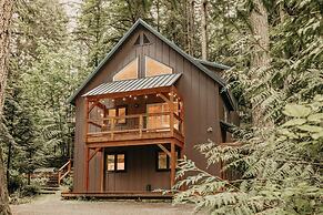 Snowline Cabin #69 - An Elegant Country Family Home!