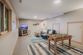 Snowline Cabin #69 - An Elegant Country Home! Sleeps 8