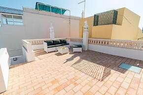 2bedroom House Cozy Typical Restored Single Storey 5 min From the Fuse