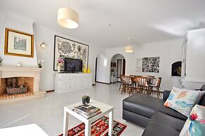 Charming Villa, Private Pool, Walking Distance to Centre, Free AC & Wi