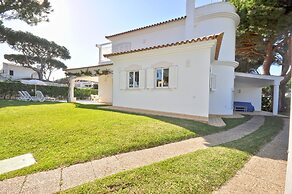 Charming Villa, Private Pool, Walking Distance to Centre, Free AC & Wi