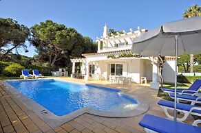 Charming Villa, Private Pool, Walking Distance to Centre, Free AC & Wi
