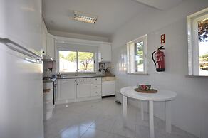 Charming Villa, Private Pool, Walking Distance to Centre, Free AC & Wi