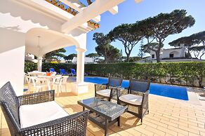 Charming Villa, Private Pool, Walking Distance to Centre, Free AC & Wi