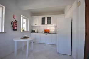 Charming Villa, Private Pool, Walking Distance to Centre, Free AC & Wi