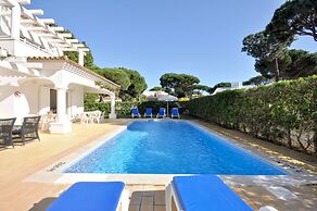 Charming Villa, Private Pool, Walking Distance to Centre, Free AC & Wi