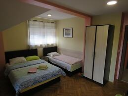 Hotel Apartments  Bella Mare Belgrade