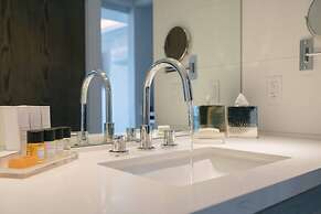 H2O Hermosa Beach Hotel