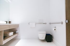 H2O Hermosa Beach Hotel