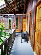 OYO 90038 Dalyla Inn Chalet